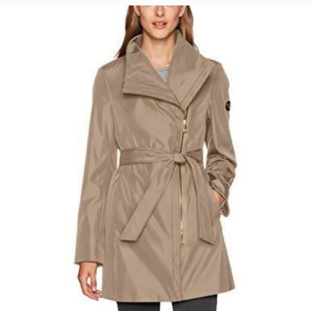 🌧Like New Calvin Klein Raincoat. Tan: Size XL